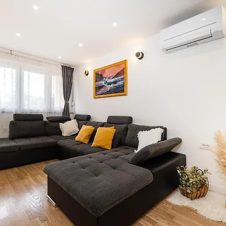 M&f Luxury Apartman Zára