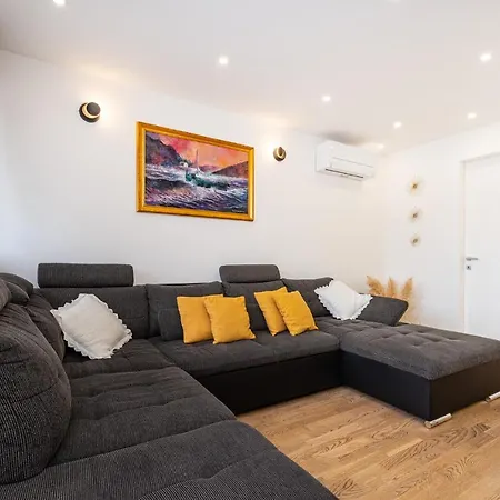 Apartment M&f Luxury Zadar