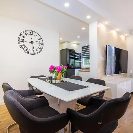 M&f Luxury דירה זאדאר